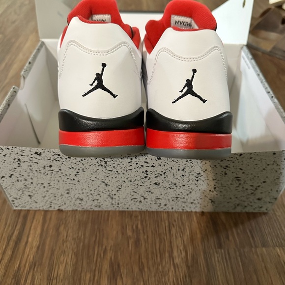 Air Jordan 5 Retro Low - Picture 4 of 9